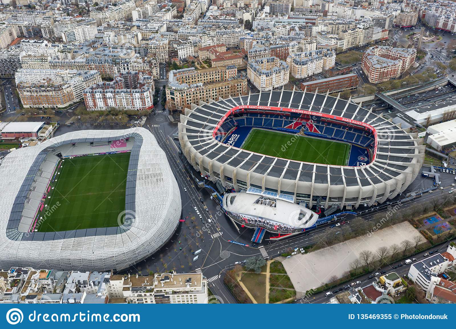 aerial_view_le_parc_des_princes_soccer_stade_jean_bouin_rugby_stadium_december_paris_france_team_saint_germain_home_135469355.jpg