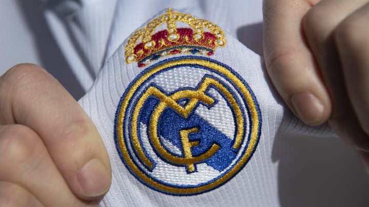 The_Real_Madrid_Club_Badge_5bb7a22508dd1f9c7ed246e3e3d4ace9.jpg
