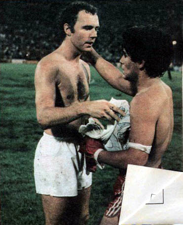 Beckenbauer_maradona_1980.jpg