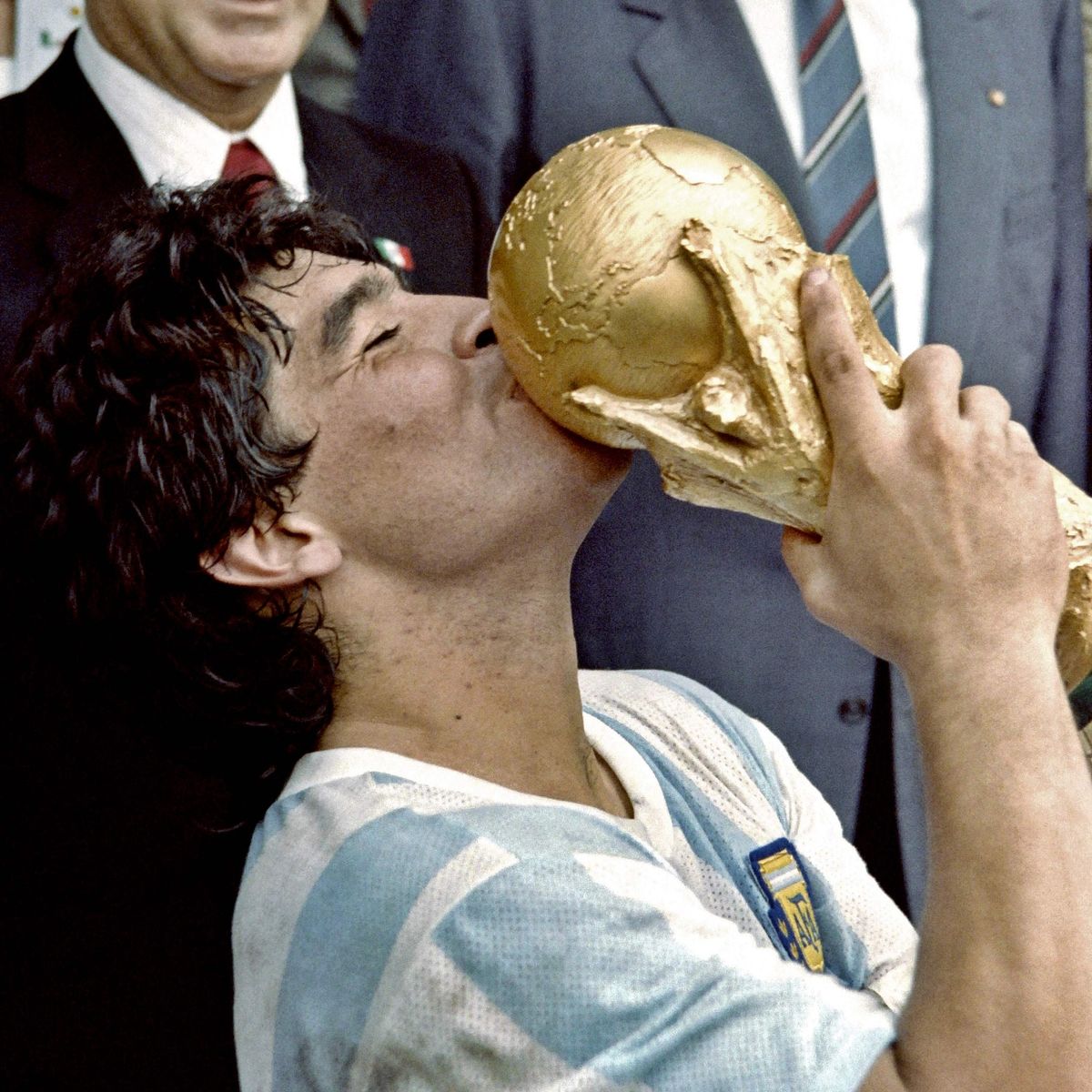 0_FILES_FBL_ARGENTINA_MARADONA_DEATH.jpg