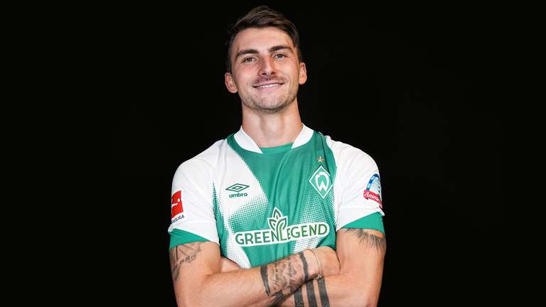 30790552_ganz_frisch_im_trikot_des_sv_werder_bremen_maximilian_philipp_wechselt_auf_leihbasis_bis_saisonende_an_die_weser_dafuer_verlaesst_oliver_burke_svw_2o4CKAJbxJ70.jpg
