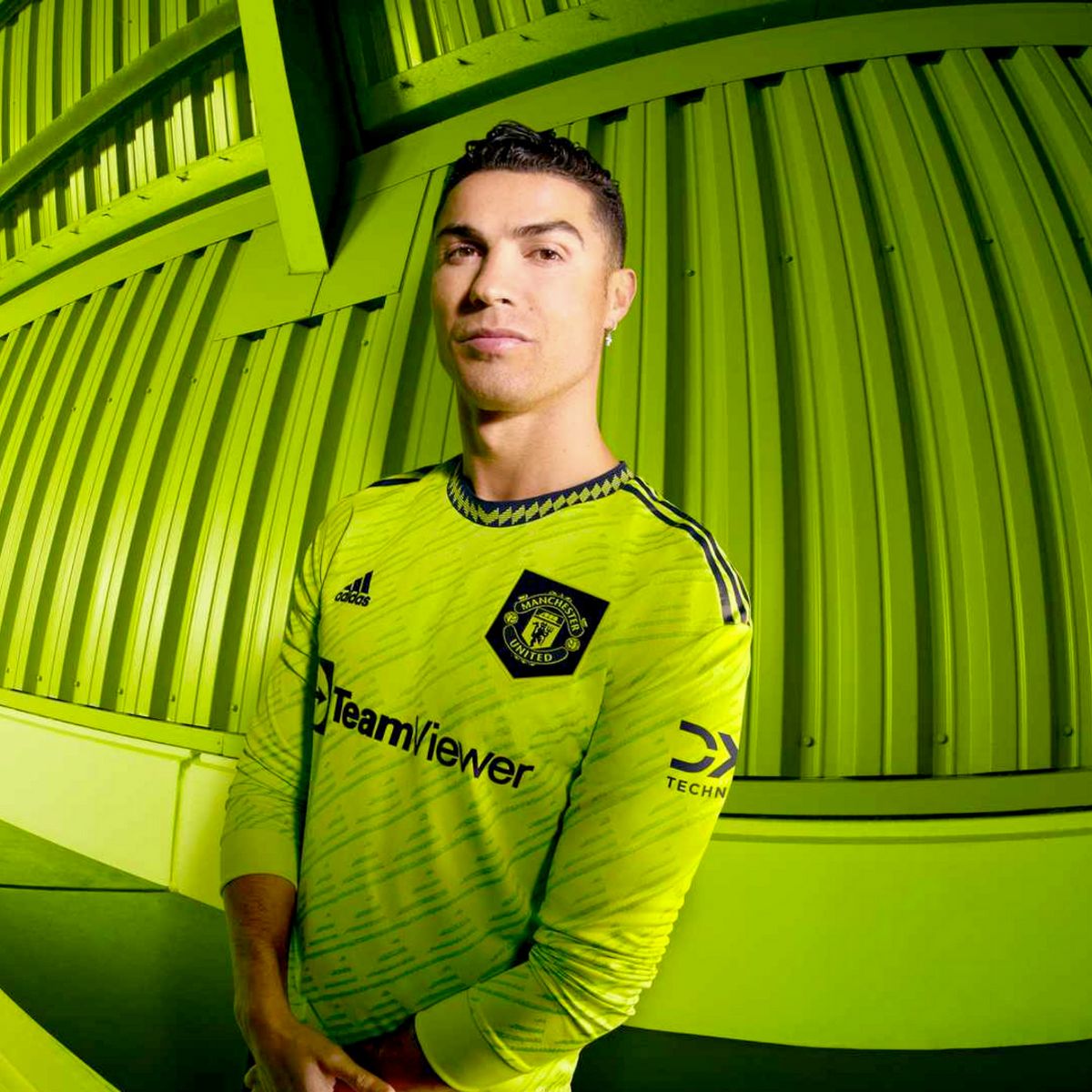 1_ronaldo_third_kit.jpg