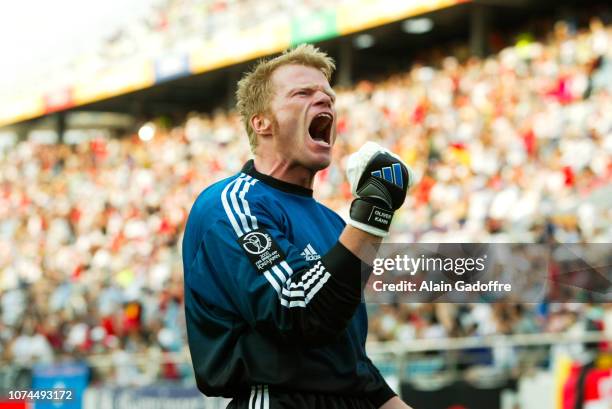 KAHN_.jpg