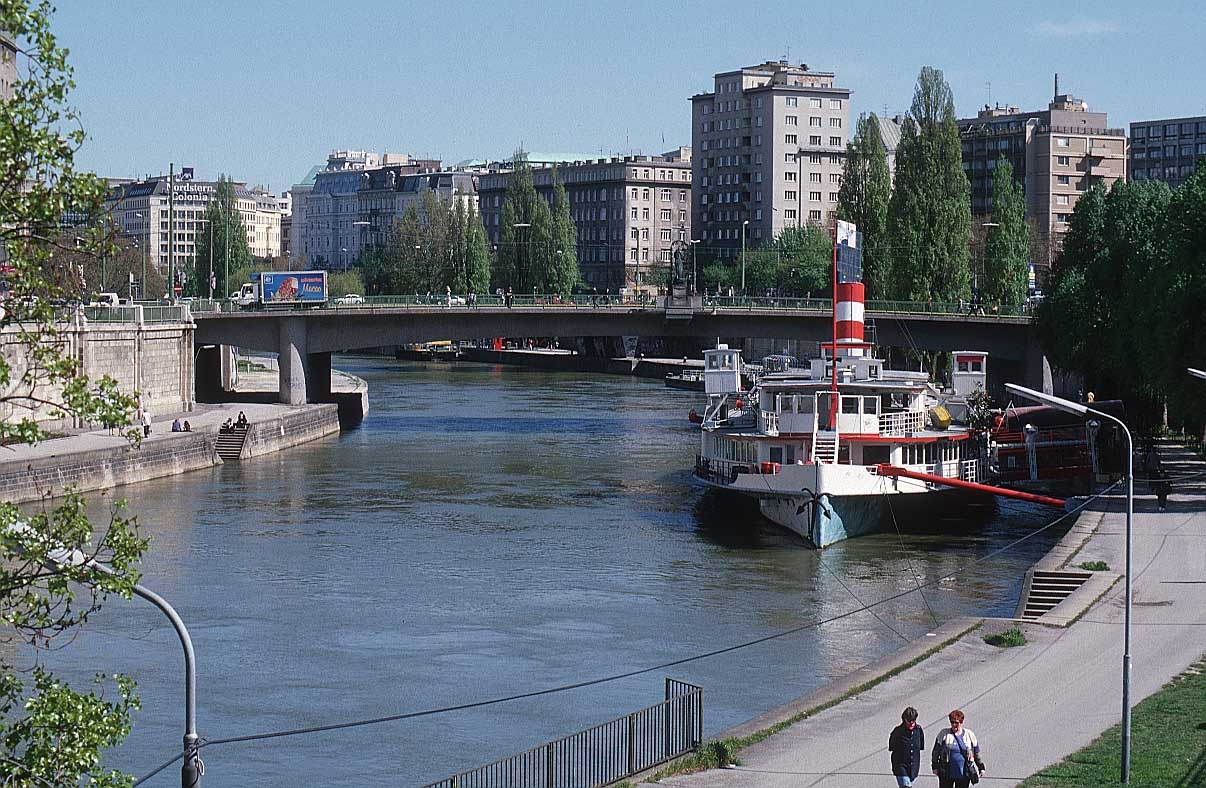 a40_wien_donaukanal.jpg