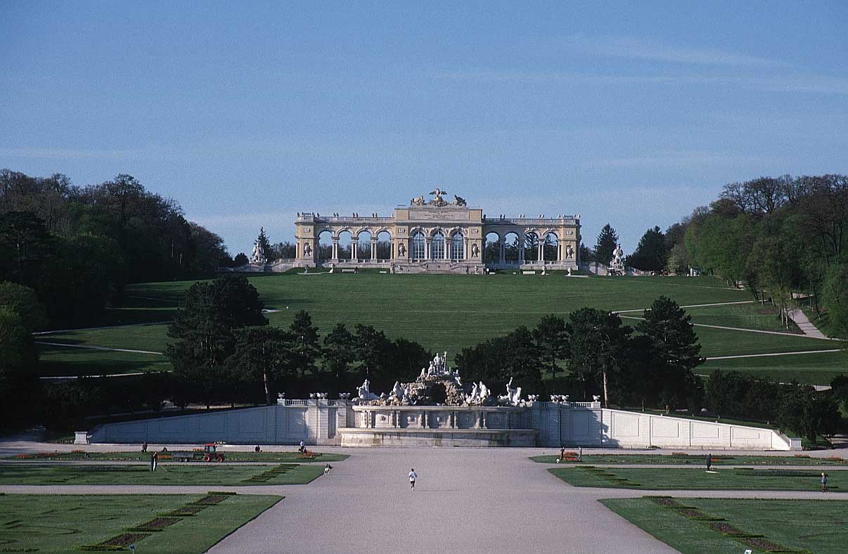 a37_wien_gloriette.jpg