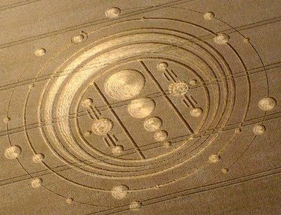 Crop_Circle_Windmill_Hill__Near_Avebury_Trusloe__Wiltshire._Reported_6th_August_2009.jpg
