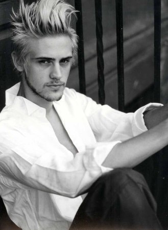 Boyd_boyd_holbrook_15484863_329_450.jpg