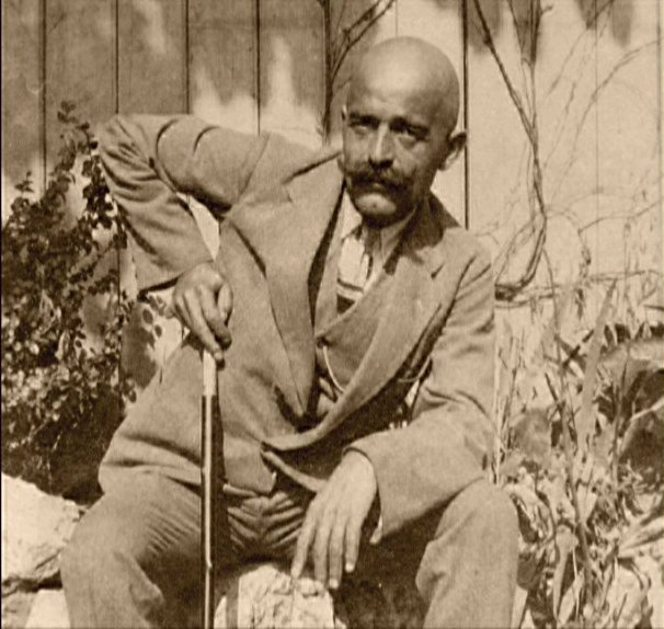 gurdjieff_mid_age.jpg
