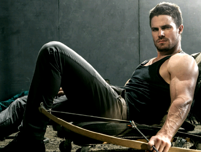 Stephen_Amell_on_Gay_Beginnings_02_620x469.png