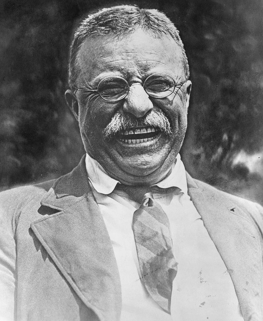 840px_Theodore_Roosevelt_laughing.jpg
