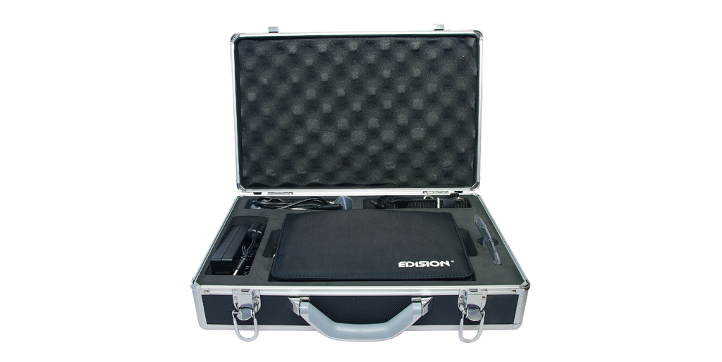 web_xFinder_03_front.jpg