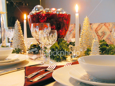 ist2_128286_holiday_table_3.jpg