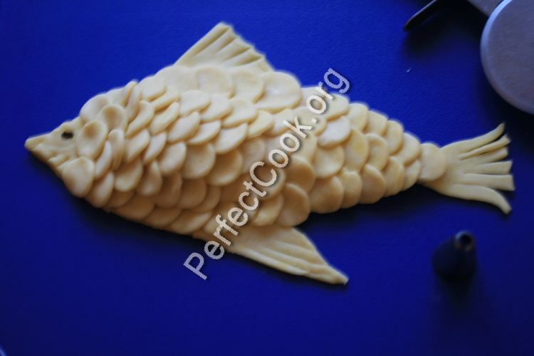FISHROW.JPG