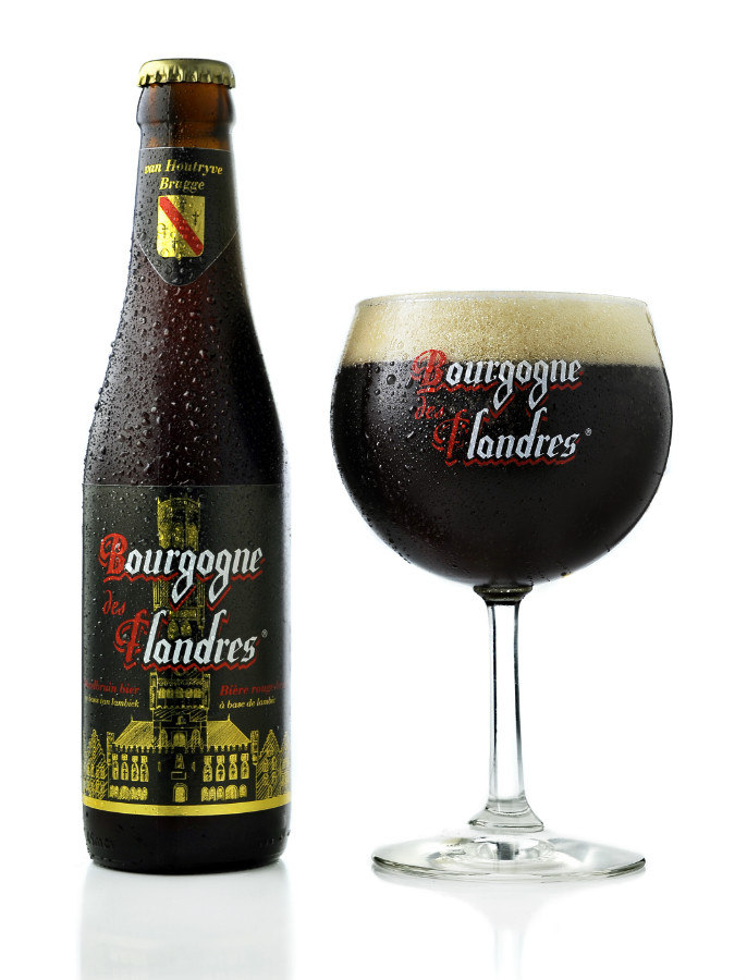 Bourgogne des flandres. Пиво Бургунь де фландер. Пиво бельгийское Bourgogne des Flandres. Бургундия де фландерс. Пиво Бургундия фландерс.