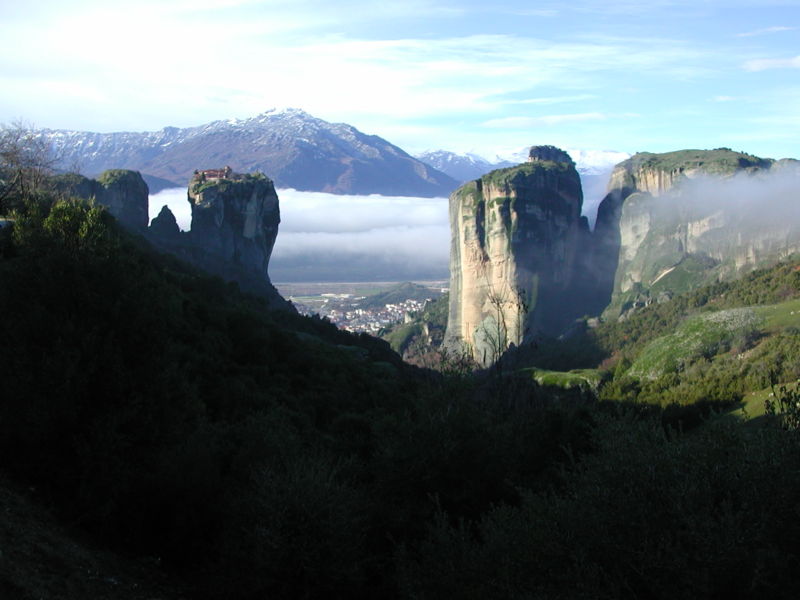 800px_Meteora_Greece_2006.jpg