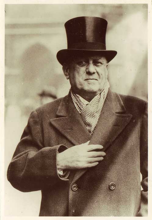 Aleister_Crowley1.jpg
