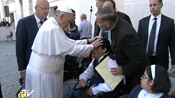 papa_francisco_exorcismo.jpg