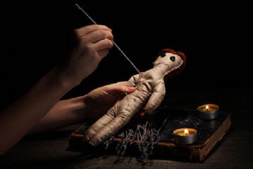 1358945678_voodoo_doll.jpg