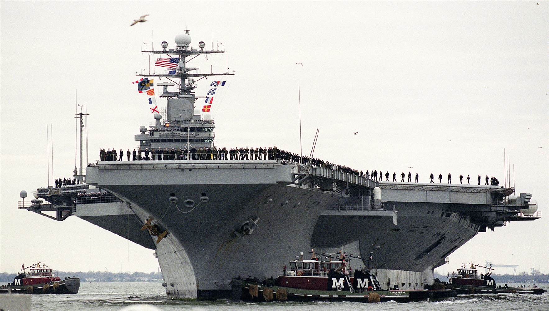 151008_uss_theodore_roosevelt_jpo_336a_ebe79e0a2155d03d853a57d5a36892d7.nbcnews_ux_2880_1000.jpg