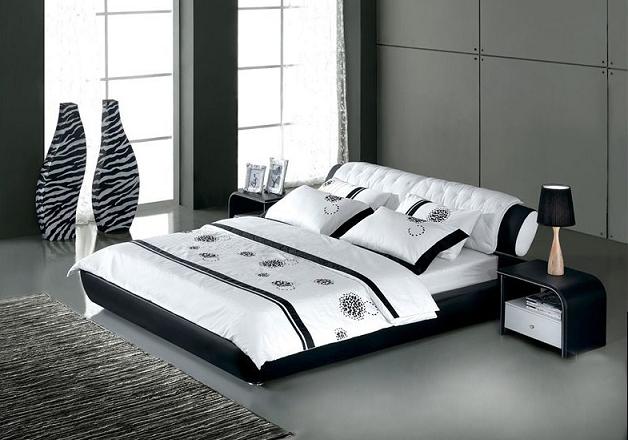 Giovanna_Leather_Bed.jpg