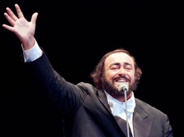 2007_09_06t030638_450x335_us_italy_pavarotti.jpg
