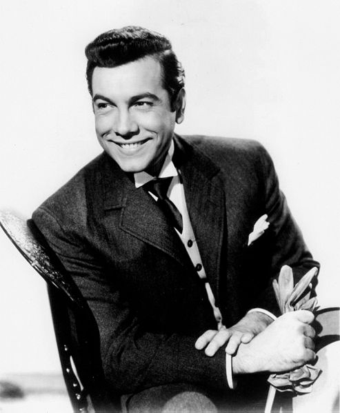 493px_Mario_lanza.jpg