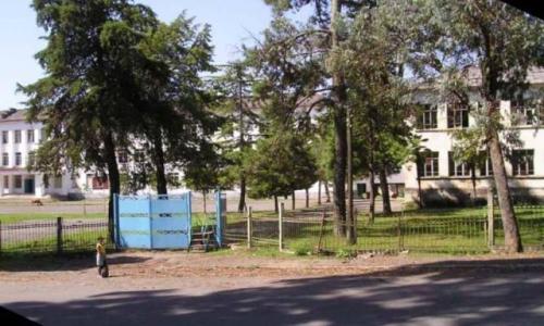 skola_gulripshi.jpg