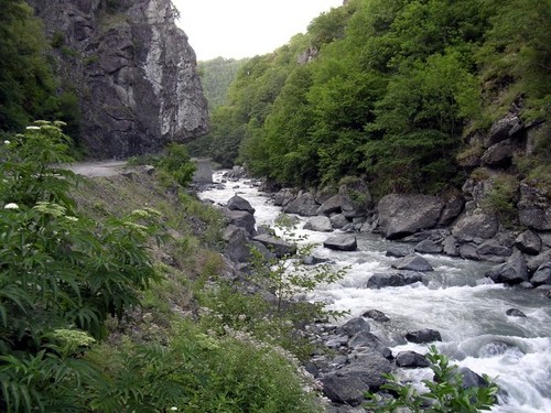 lukhuni_river_racha_georgia.jpg