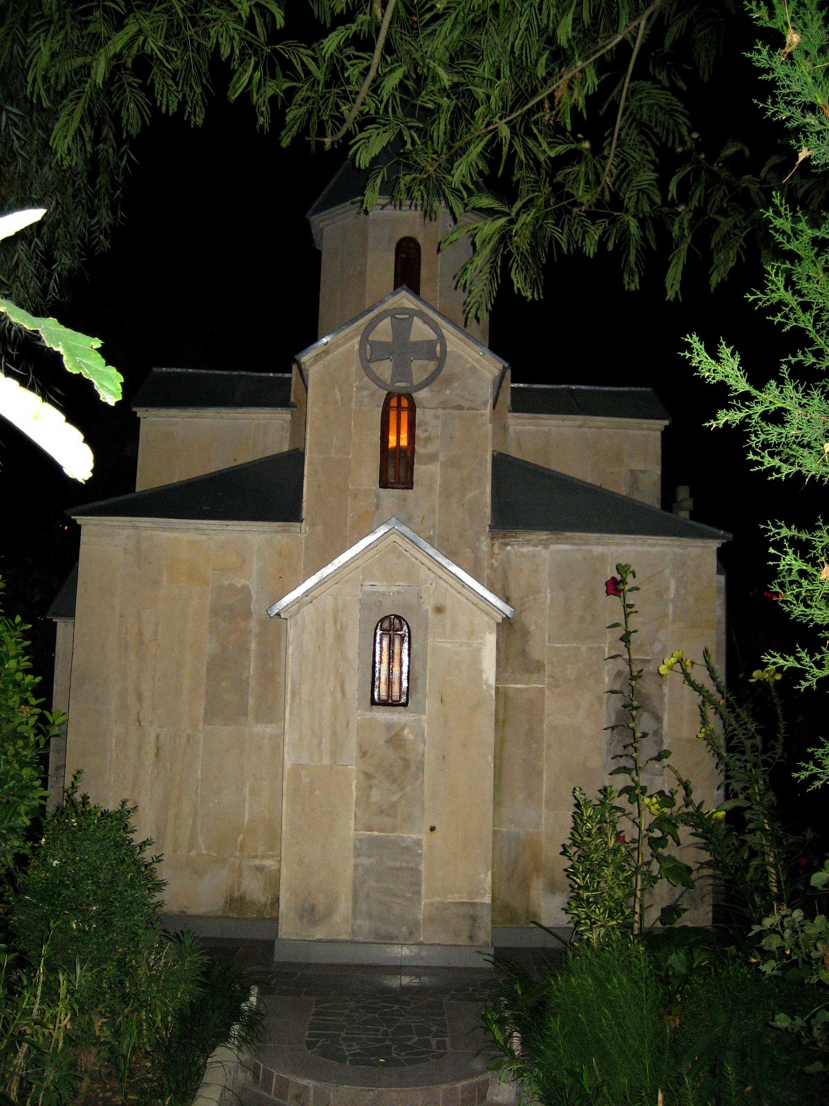Rustavi___Tiny_St._George_Church_1.JPG