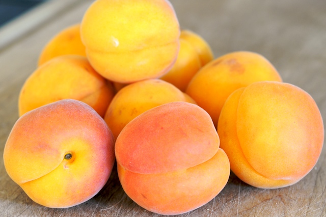 apricot_ice_cream_1.jpg