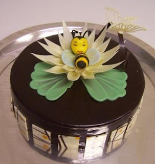 bee_cake.JPG