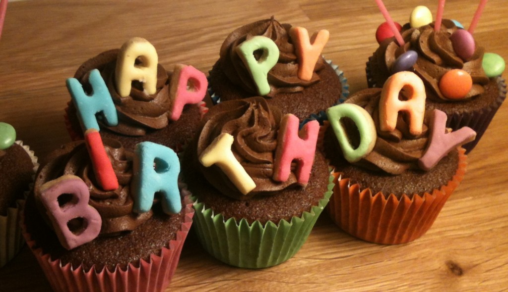 happy_birthday_cupcakes_1024x590.jpg