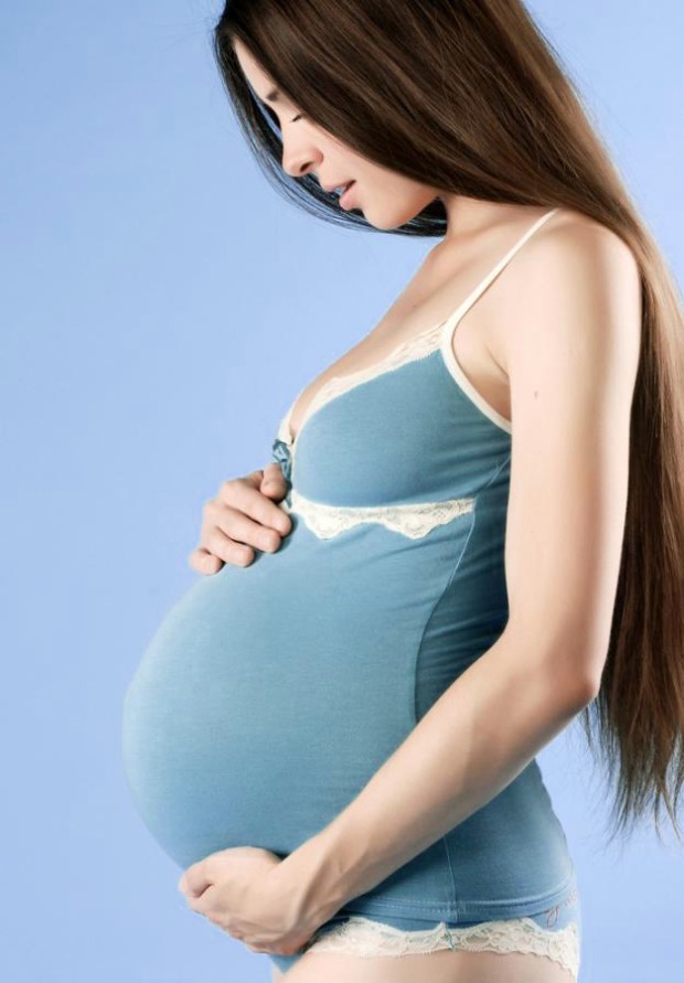 Prevent_Stretch_Marks_During_Pregnancy_620x891.jpg