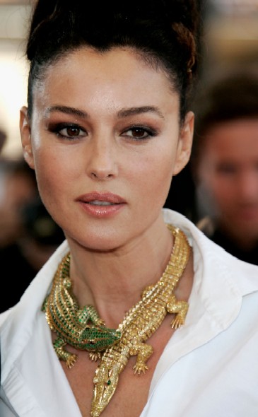 77050_Monica_Bellucci_Indigenes_Premiere_in_Cannes_01.jpg