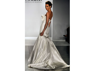 TheWhiteDress4.jpg