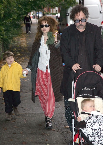 Tim_Burton_Family_Out_Walk_8FDIm97Iz7tl.jpg