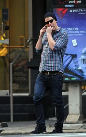 josh_hartnett_april_77.jpg