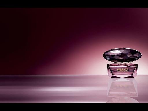 Crystal_Noir_for_Women_by_Gianni_Versace.jpg
