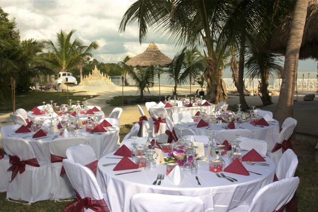 Summer_wedding_ideas_Get_married_on_the_beach_1.jpg
