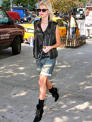 taylor_momsen_bfs.jpg
