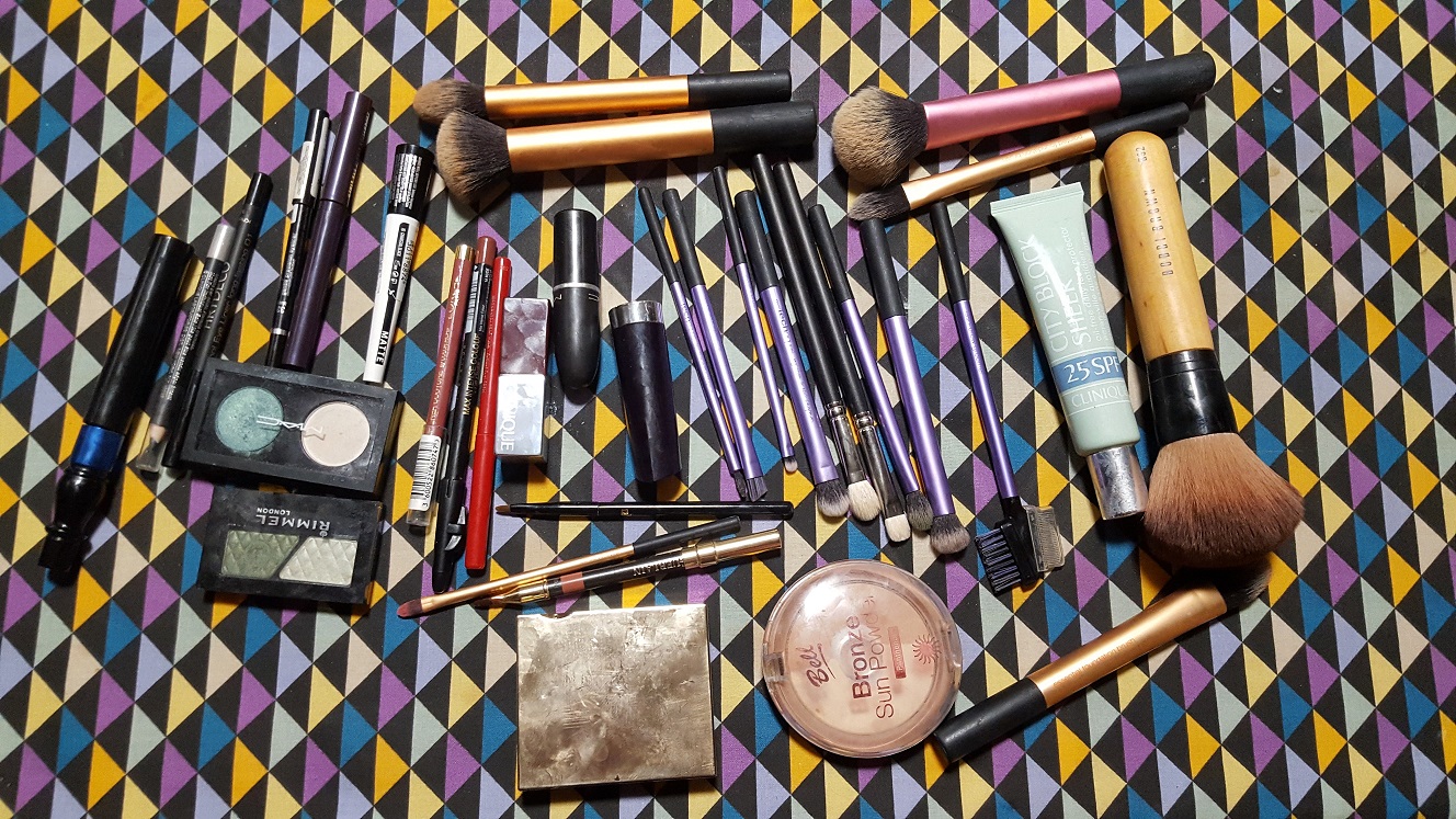 makeup.jpg makeup.jpg
