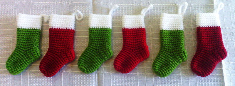 full_Crochet_Christmas_Miniature_Stockings.jpg