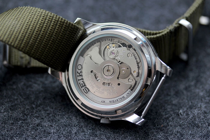 seiko_snk809_automatic_review_movement_2.jpg